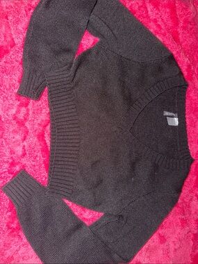 H&M Black V-Neck Cropped Sweater